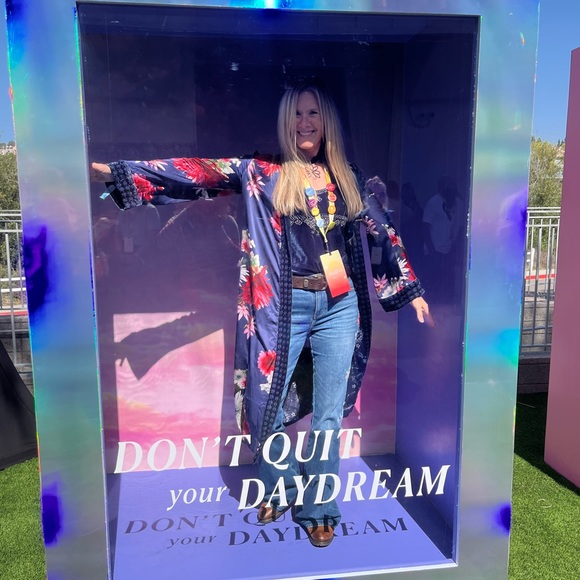 Meet your Posher, Christine - Picture 3 of 11